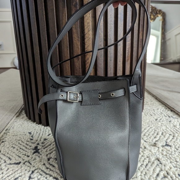 CELINE Big Bucket Bag - Picture 2 of 9